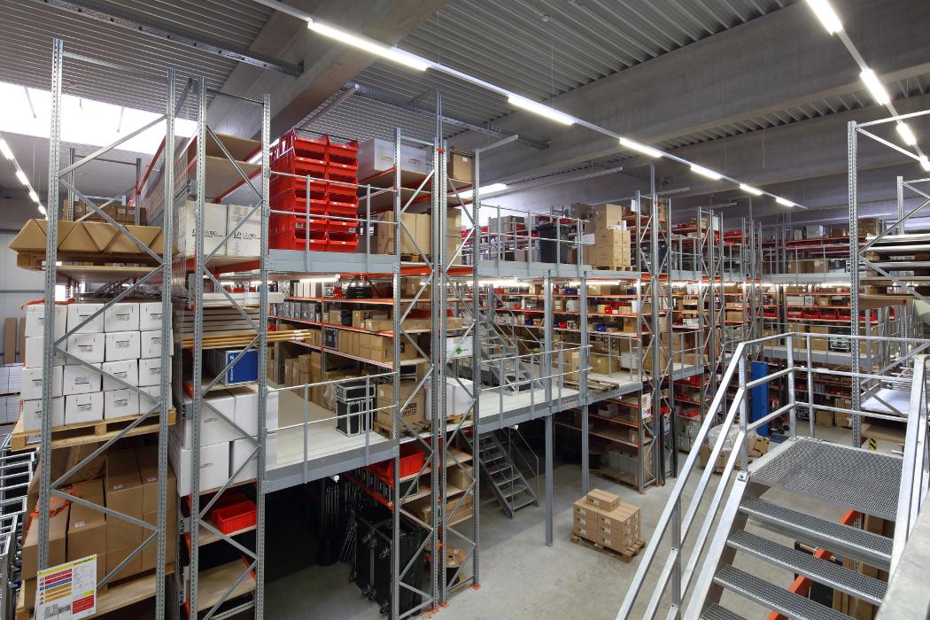 HUSS LICHT & TON GMBH, Carl-Zeiss-Straße in Langenau