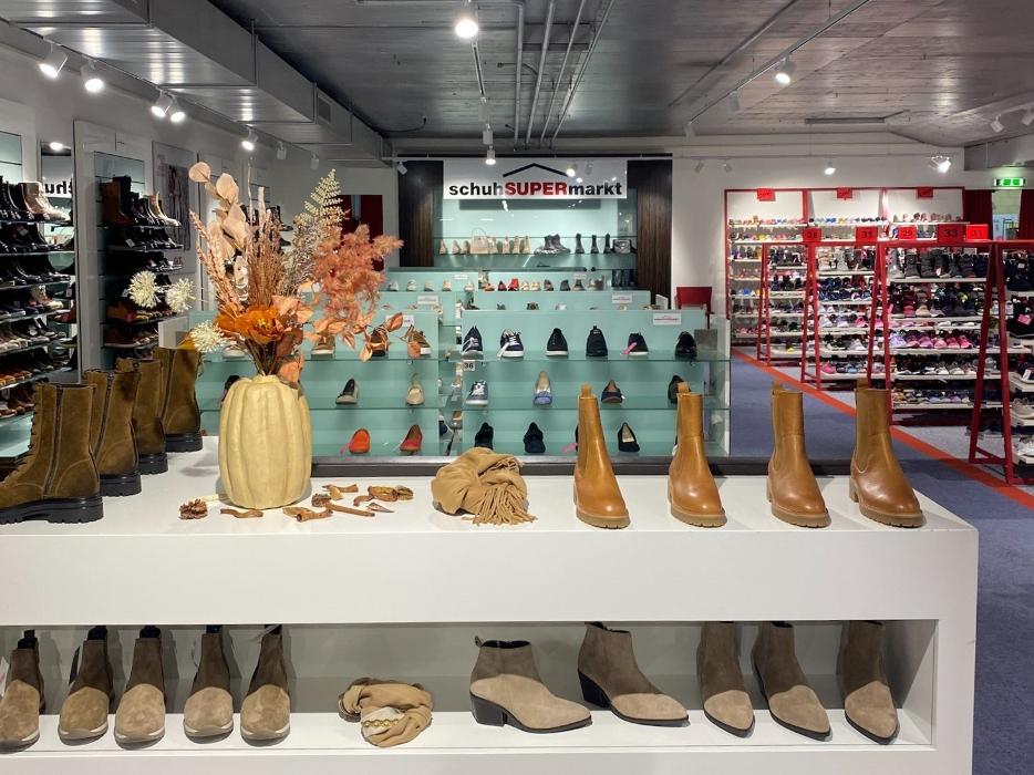 schuhSUPERmarkt, Aarauerstrasse in Reinach