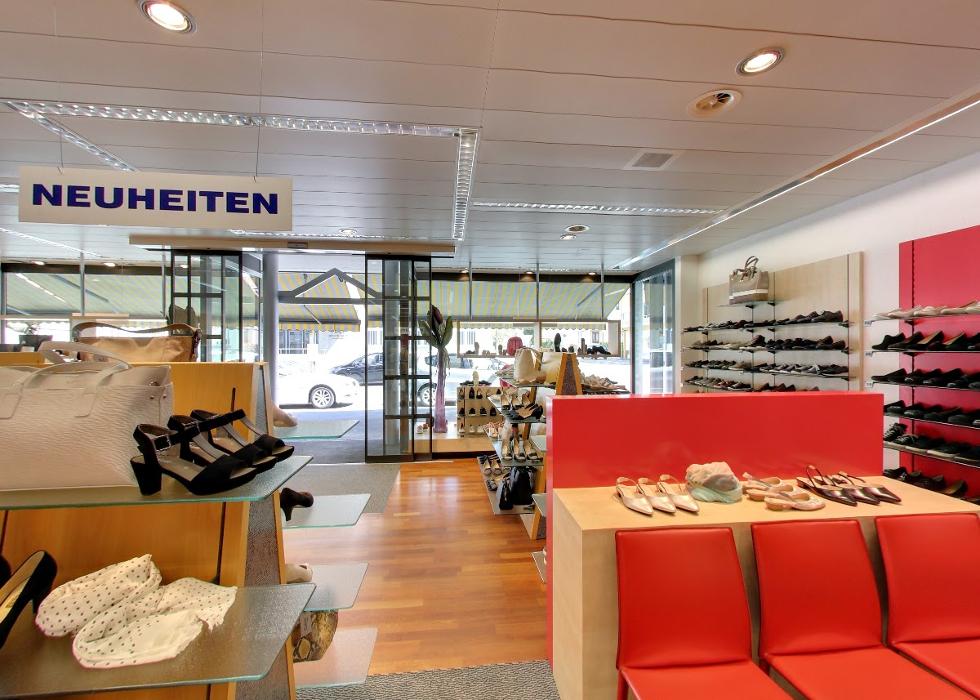 Tiefenbacher Schuhe, Postplatz in Wohlen