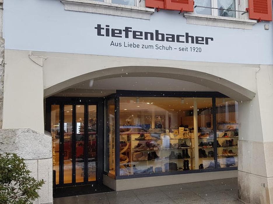 Tiefenbacher Schuhe, Hauptgasse in Büren an der Aare