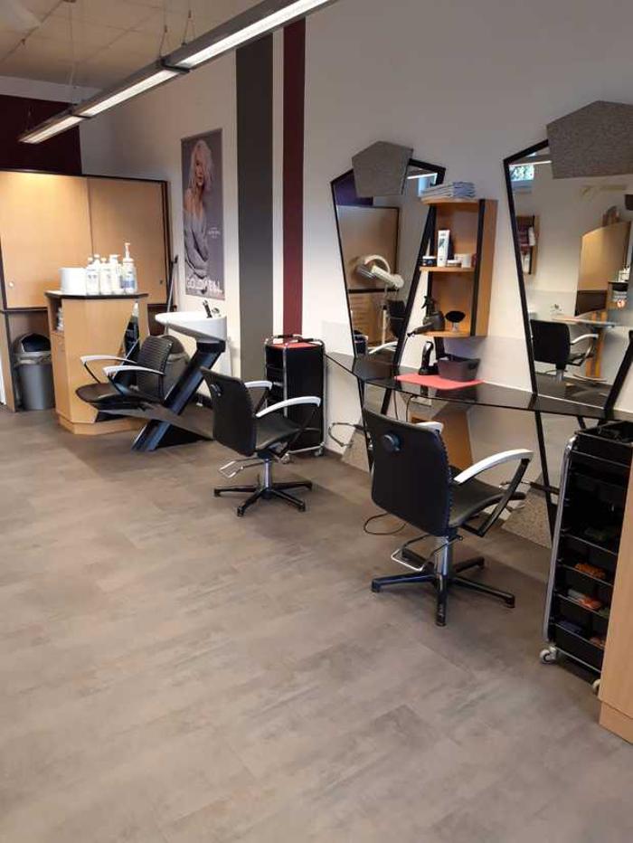 Heidi's Hairdesign, Hauptstraße in Bernstein