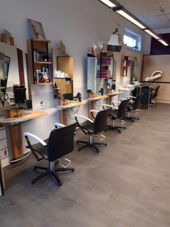 Heidi's Hairdesign, Hauptstraße in Bernstein