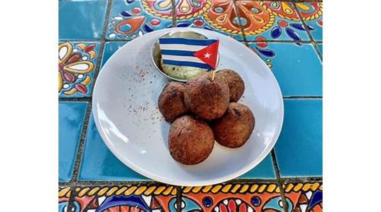 Caja Caliente Coral Gables - Coral Gables, FL