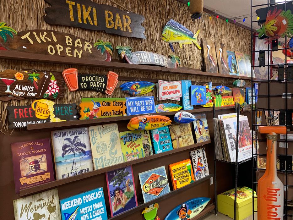 Larzland Amazing Emporium Logo