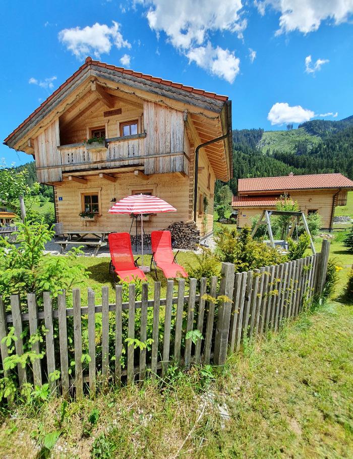 Gosauer Almhütten, Austraße in Gosau