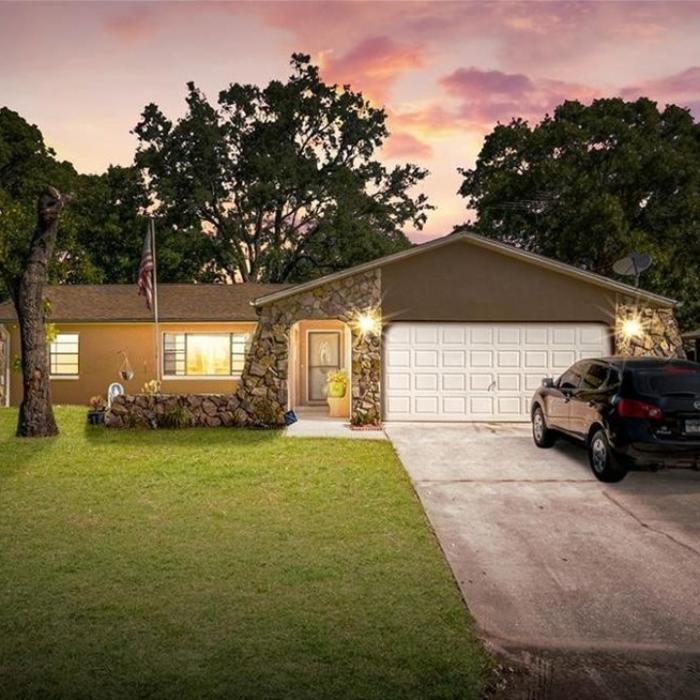 Cassandra Eckert Realtor / USN Veteran - Berkshire Hathaway HomeServices - Brooksville, FL