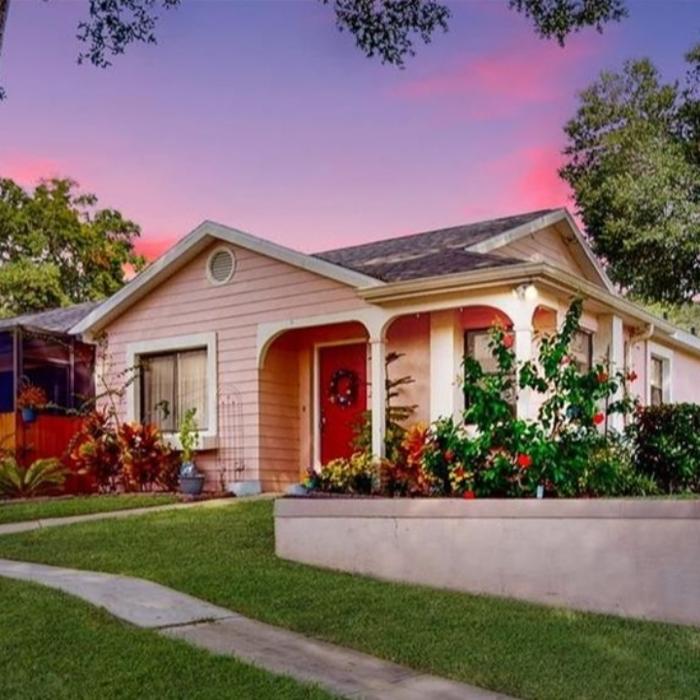 Cassandra Eckert Realtor / USN Veteran - Berkshire Hathaway HomeServices - Brooksville, FL