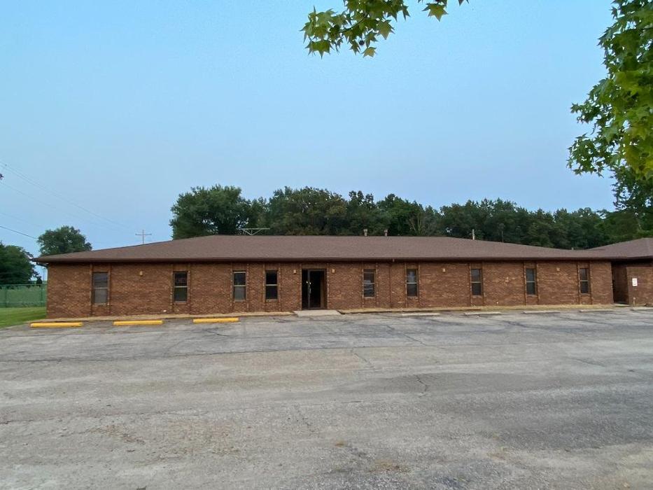 Poodles To Hounds, LLC - Mount Vernon, IL