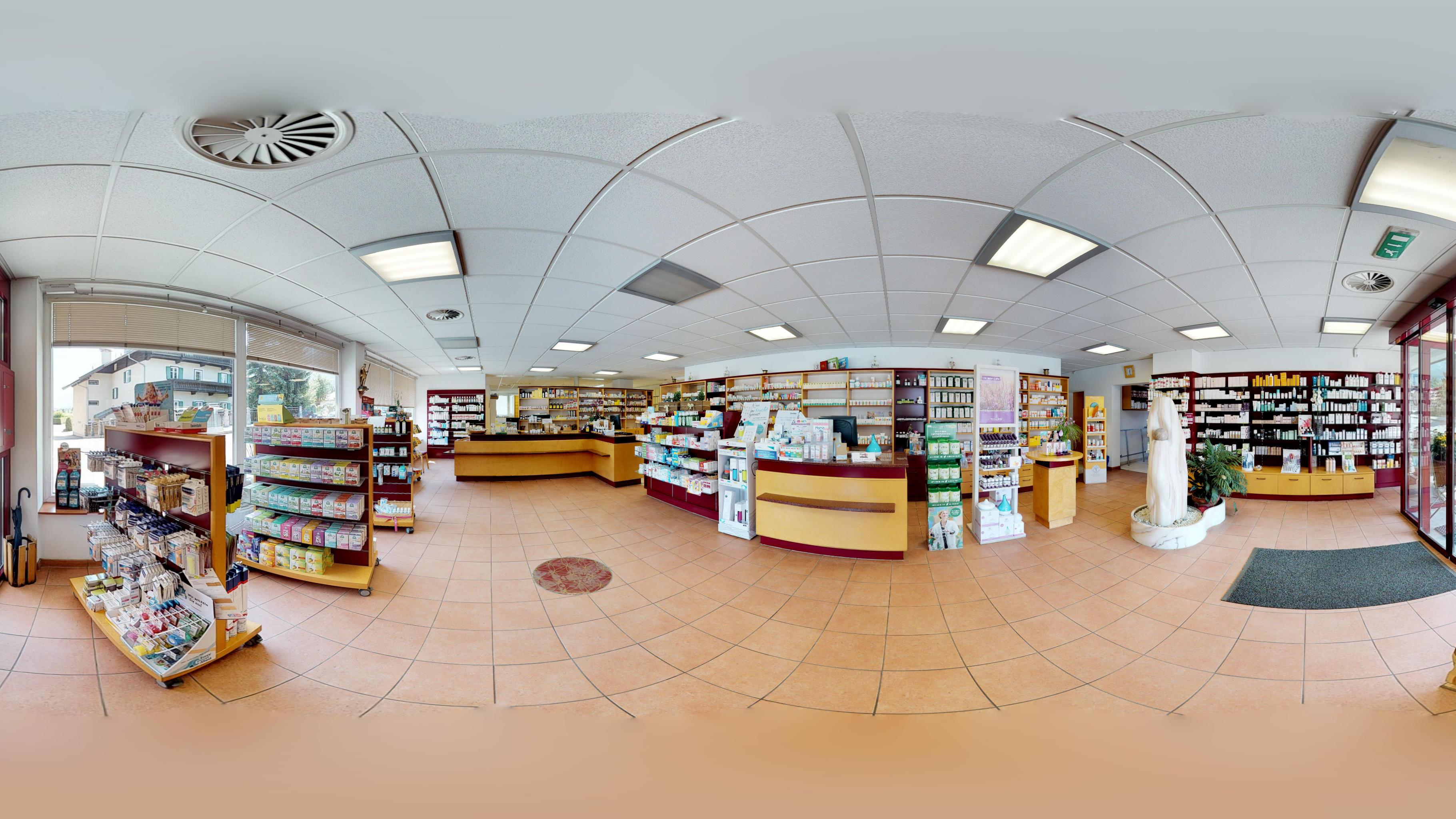 Johannes Apotheke, Dechant-Wieshoferstraße in St. Johann in Tirol