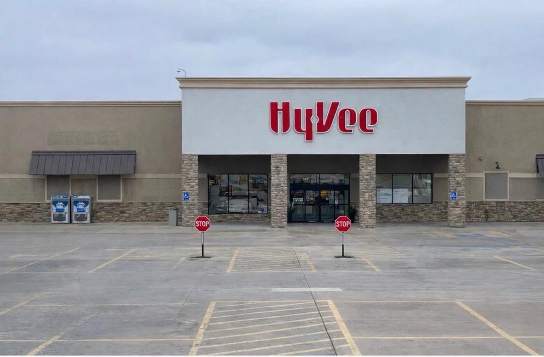 Hy-Vee Grocery Store Image