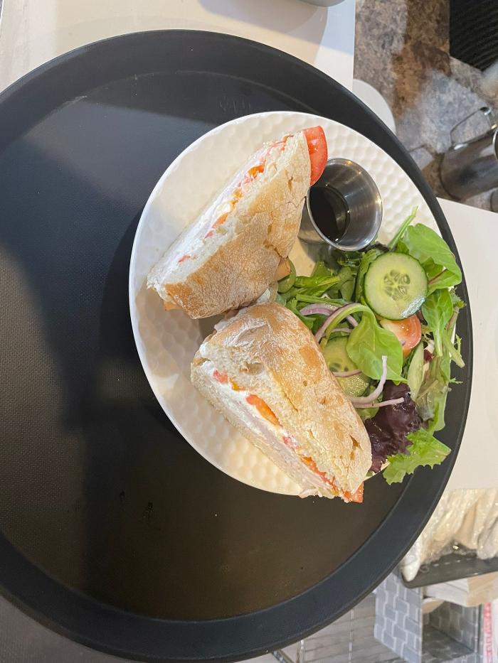 Mon Paris coffee shop & bakery - Fort Myers, FL