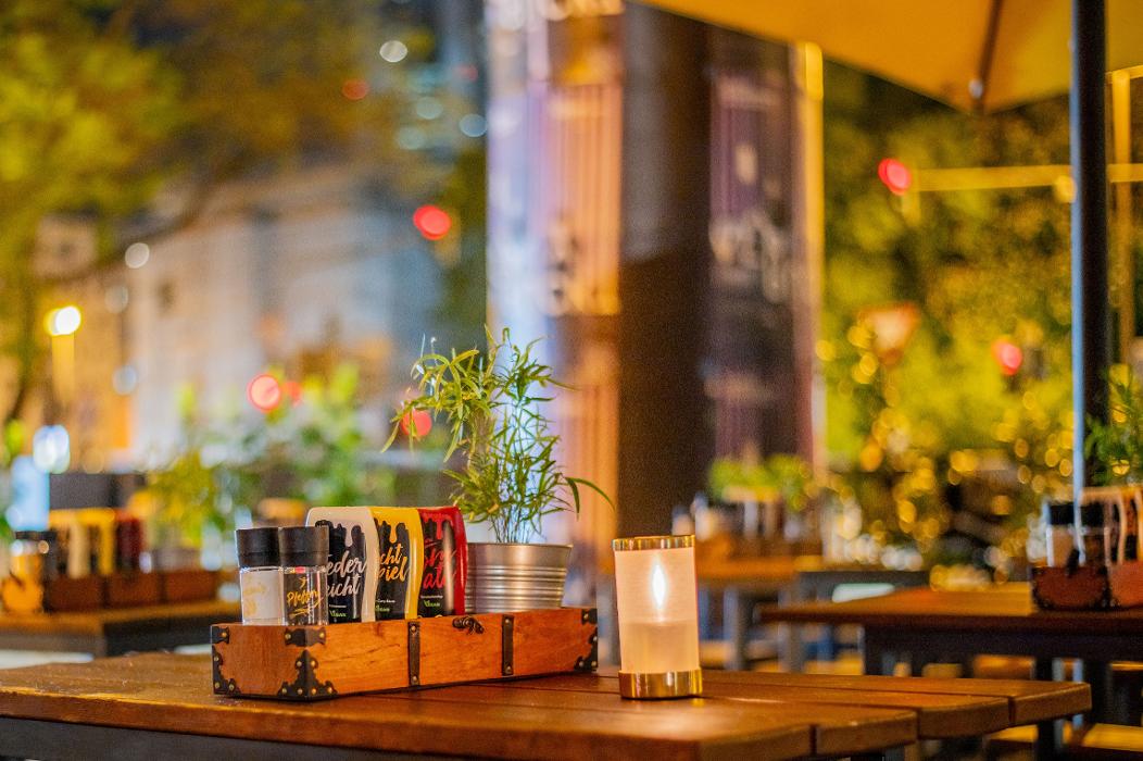 PETER PANE Burgergrill & Bar, Eschenheimer Anlage in Frankfurt am Main