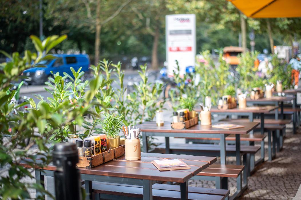 PETER PANE Burgergrill & Bar, Schloßstraße in Berlin