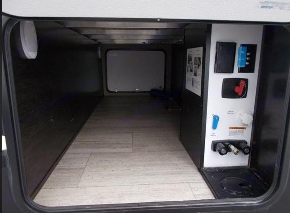 Eagles Nest Adventures RV Trailer Rentals - Platte City, MO