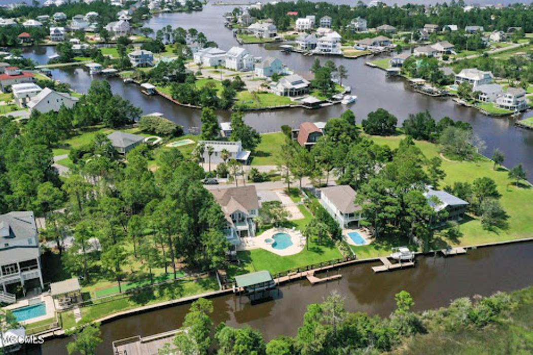 John McDonald Realty - Bay Saint Louis, MS