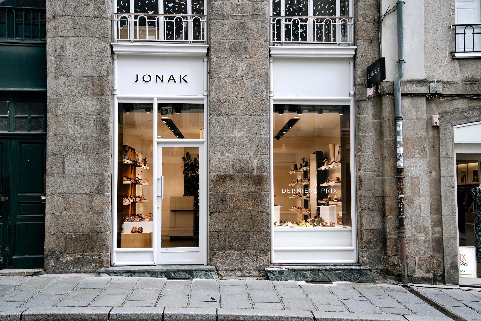 Foto 2 di Jonak