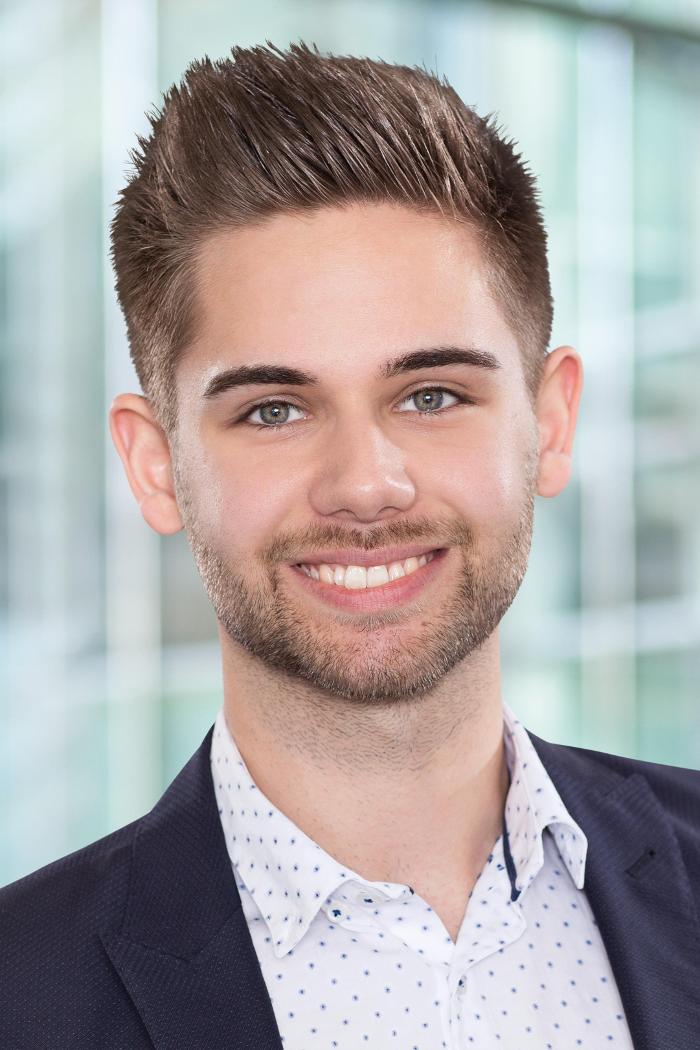 ERGO Versicherung Jannik Weber, Markt in Würselen