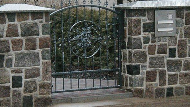 Bauschlosserei Thomas Grosch - Zaunbau in Fredersdorf-Vogelsdorf, Florastraße in Fredersdorf-Vogelsdorf