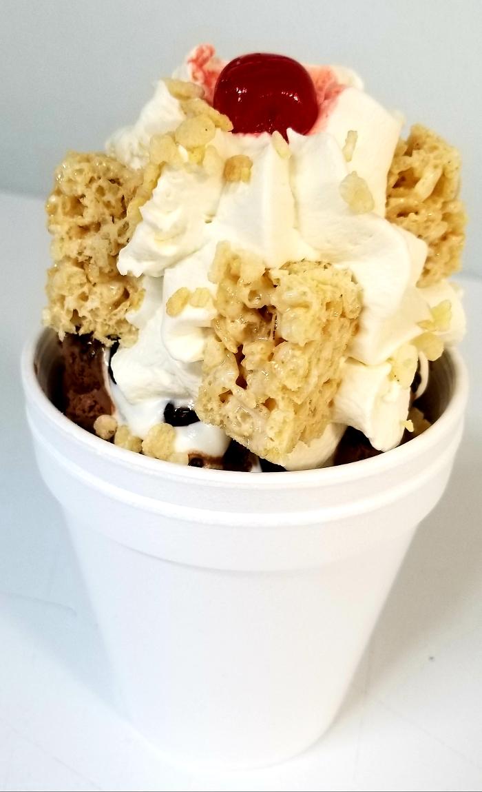 Sandy's Chill Spot Ice Cream & Seafood Restaurant Bellingham - Bellingham, MA