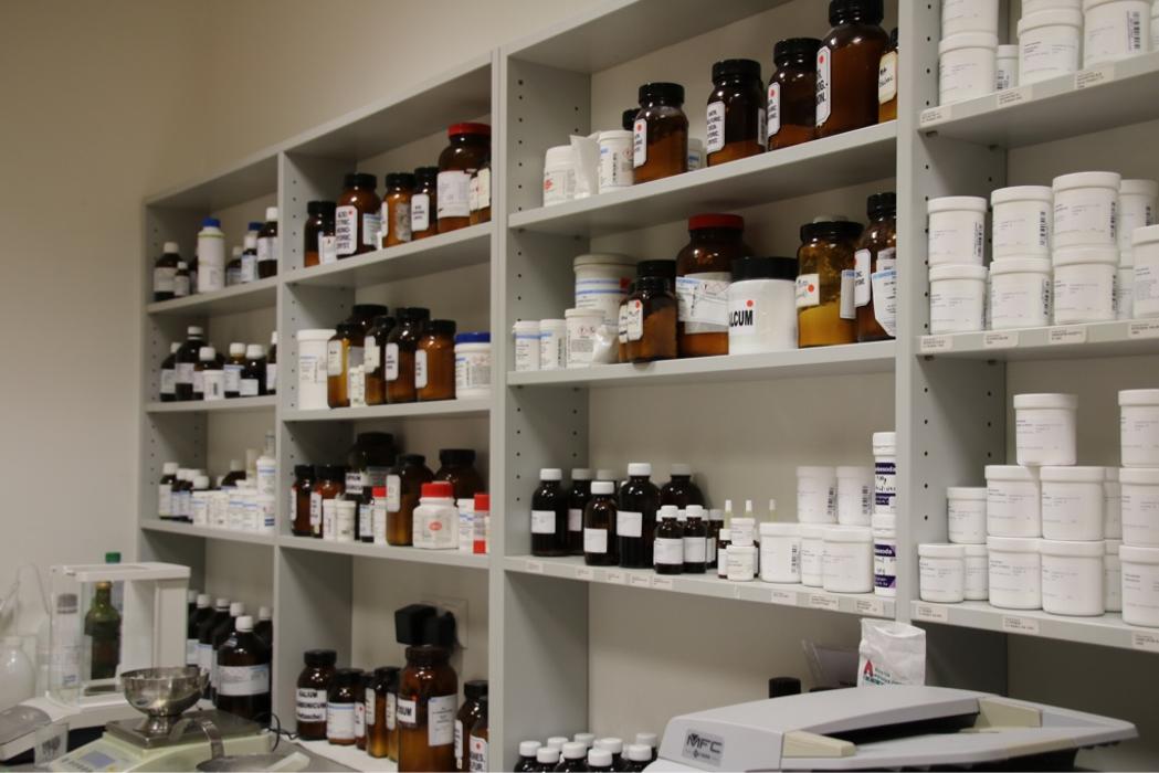 Kloster-Apotheke Mag. pharm. Tesar KG, Hauptstraße in Baumgarten