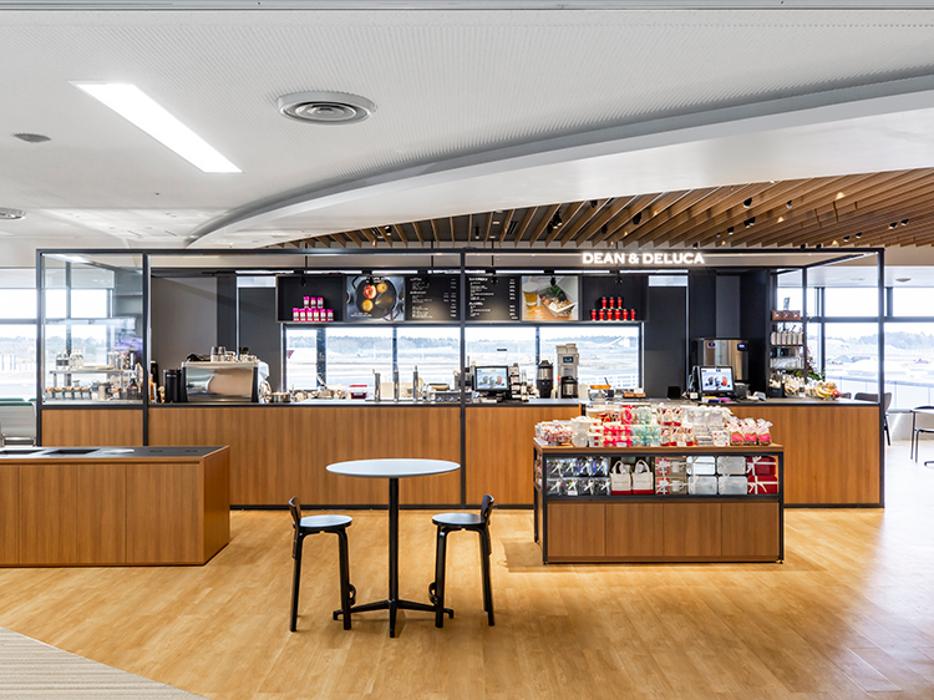 Dean Deluca カフェ 成田空港第2ターミナルサテライト