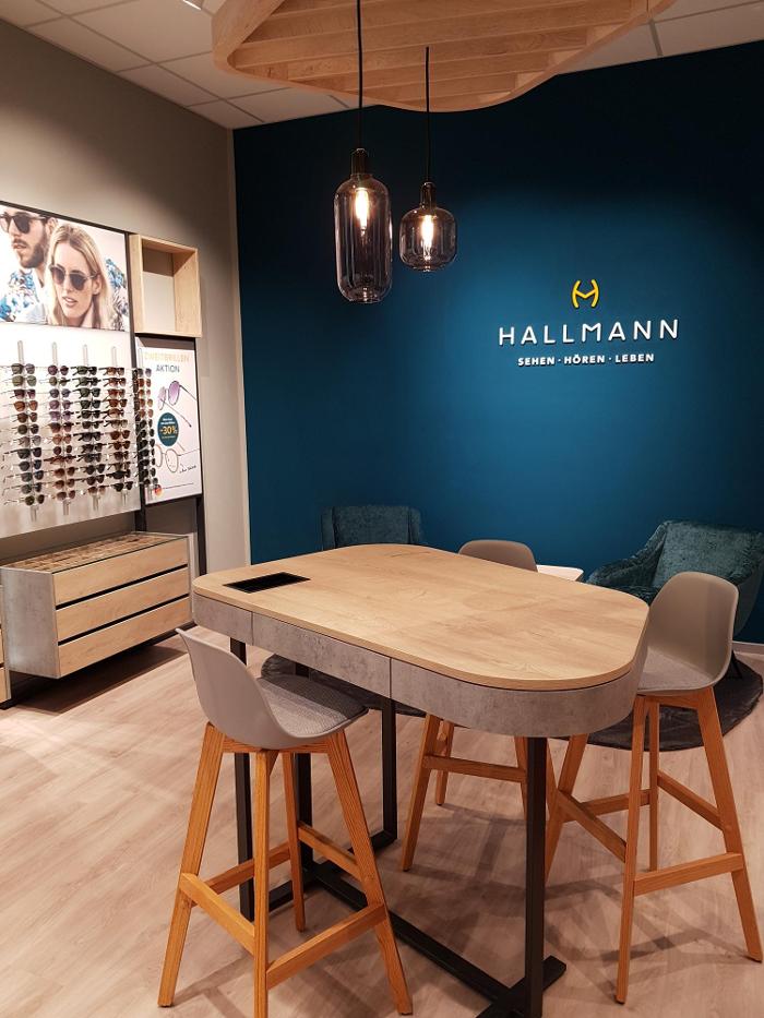 Hallmann Optik und Akustik (ehem. Feldmann Optik), Schäfflerstraße in Kelheim