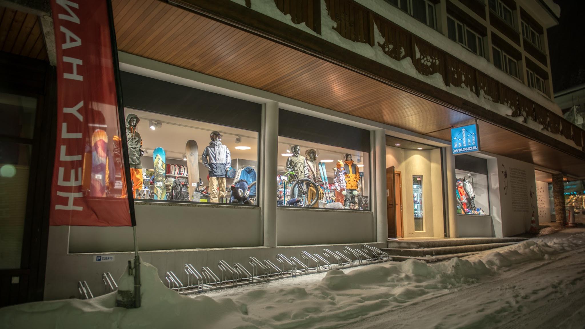 Avalanche Pro Shop, Place du Marché in Crans-Montana