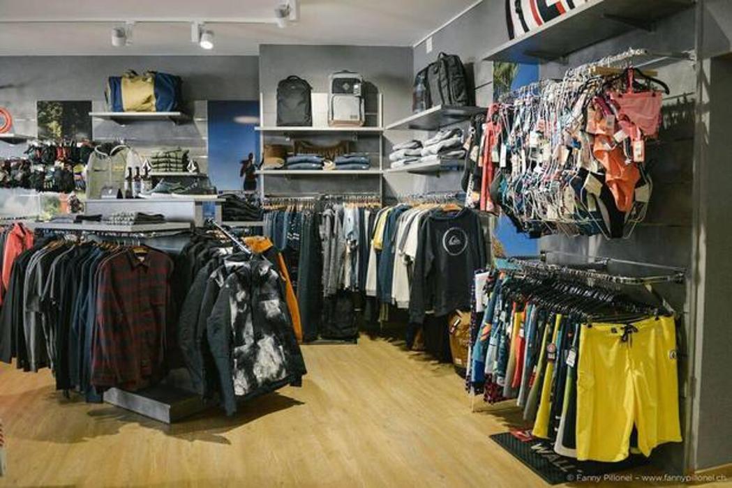 Avalanche Pro Shop, Place du Marché in Crans-Montana