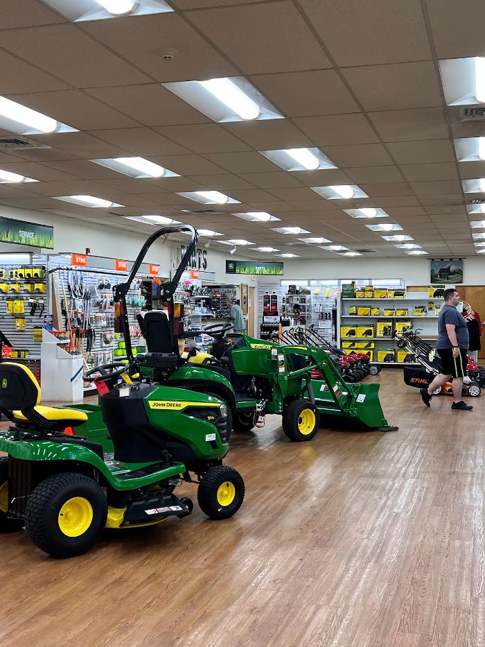 United Ag & Turf - Farmington, CT