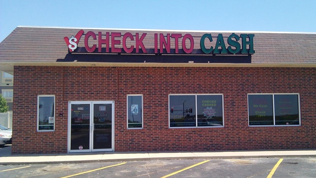 Check Into Cash - Hays, KS