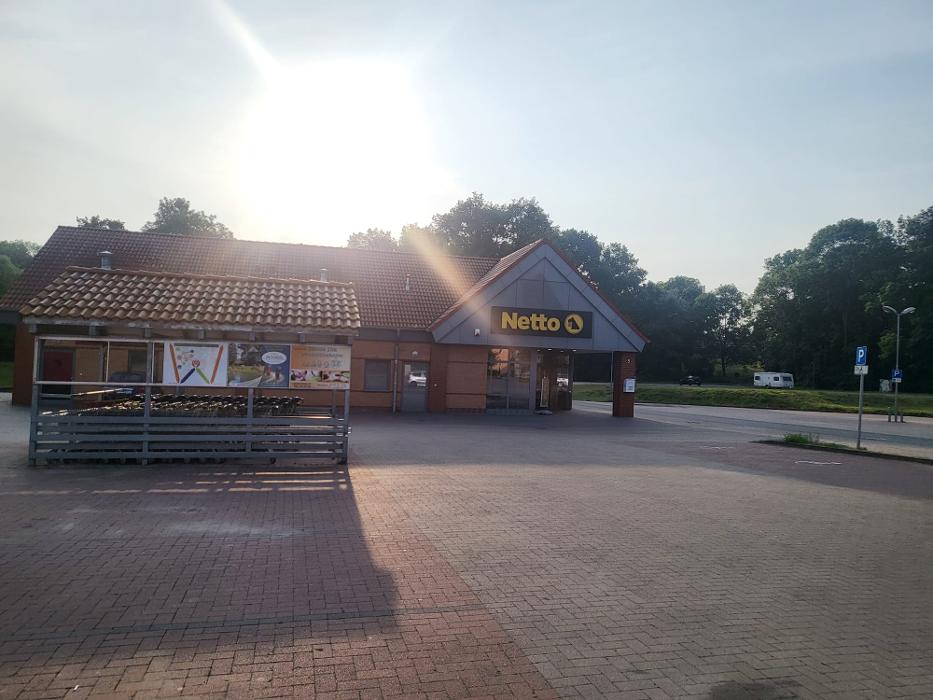 Netto - Günstig. Besser. Für dich., Bahnhofplatz in Penzlin