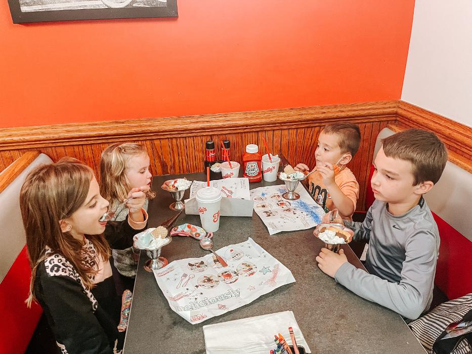 Friendly's - Webster, MA