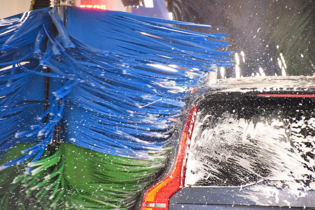 You can trust Splash In to get your car extra shiny and clean. 