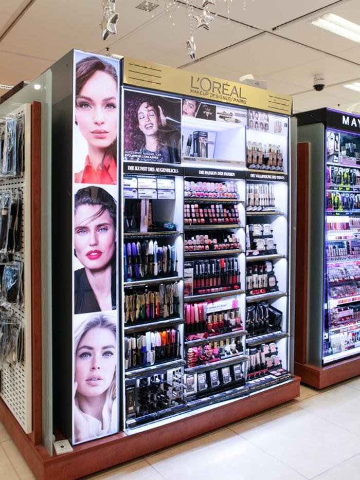 Galeria Kaufhof Köln Rhein-Center, Bunzlauer Straße in Köln