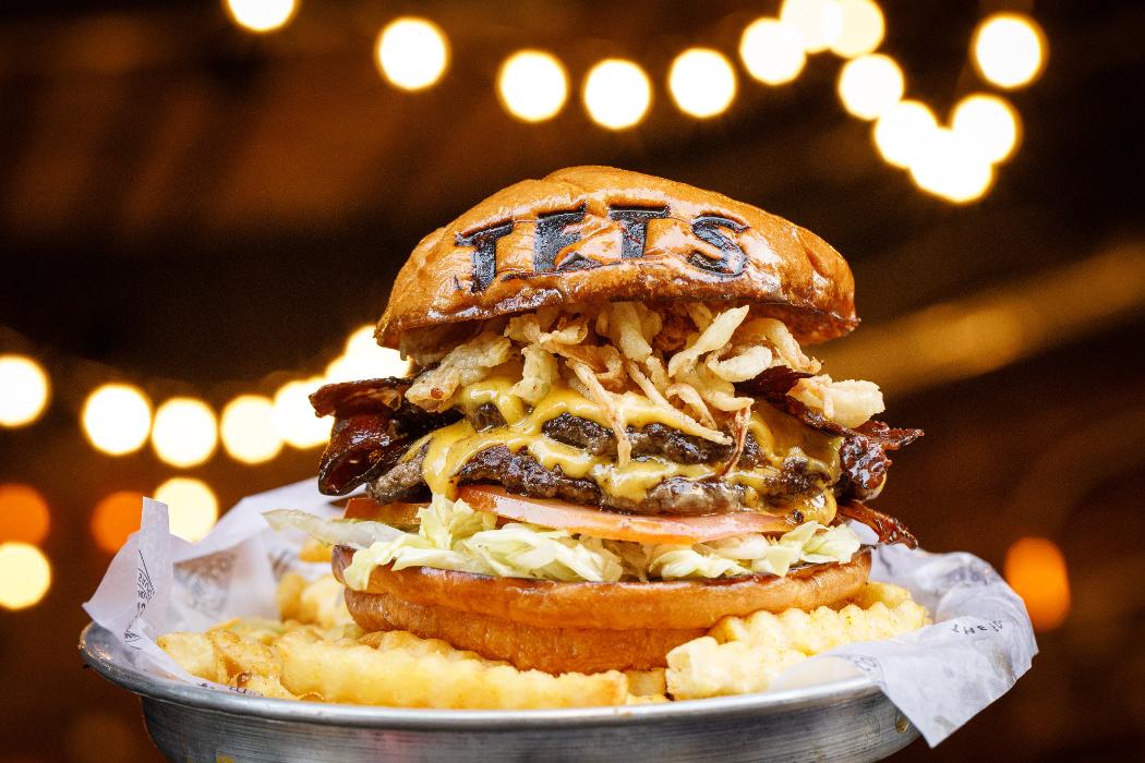 The Food Truck Store, 13448 Biscayne Blvd, Miami, FL, Restaurants