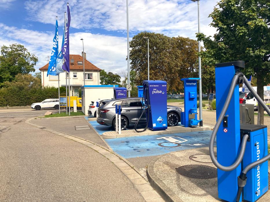 Aral pulse Ladestation, Engesserstraße in Freiburg im Breisgau