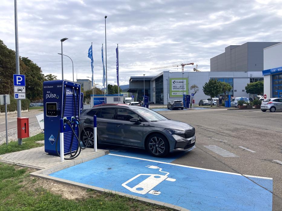 Aral pulse Ladestation, Engesserstraße in Freiburg im Breisgau