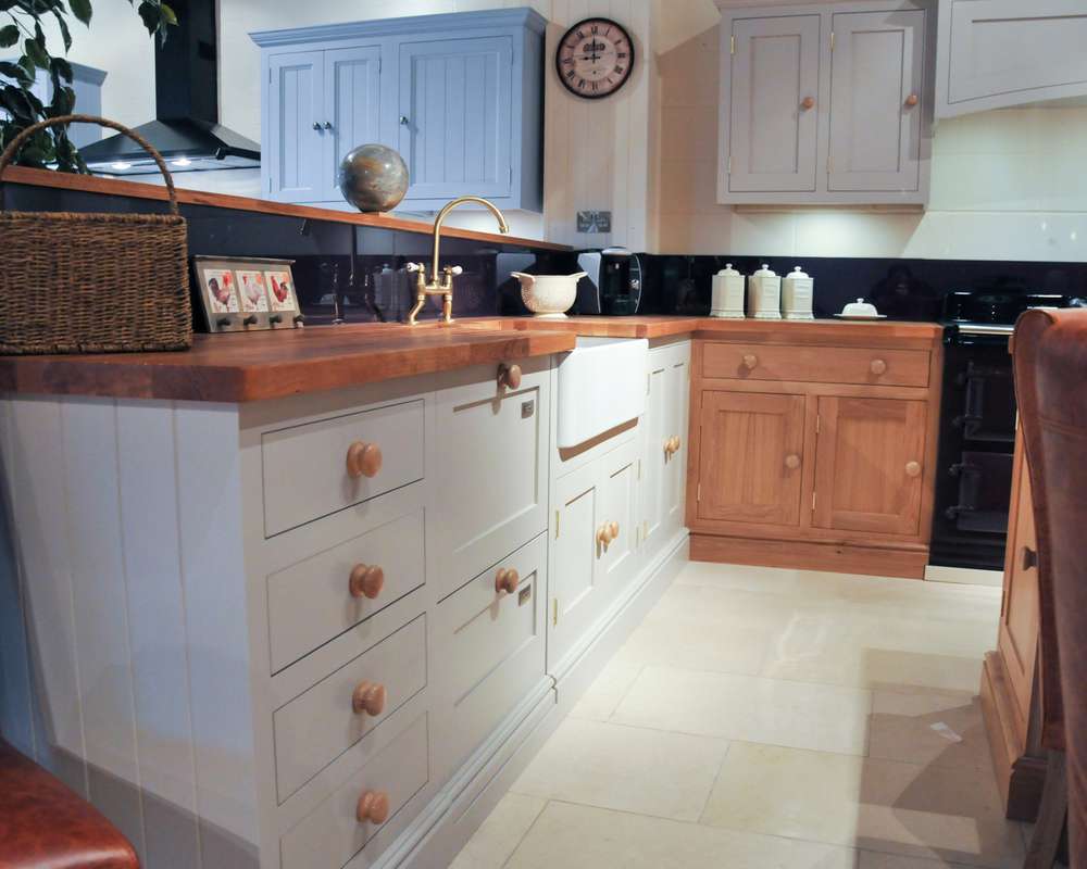 The Painted Kitchen Company Ltd Evesham 01386 574125