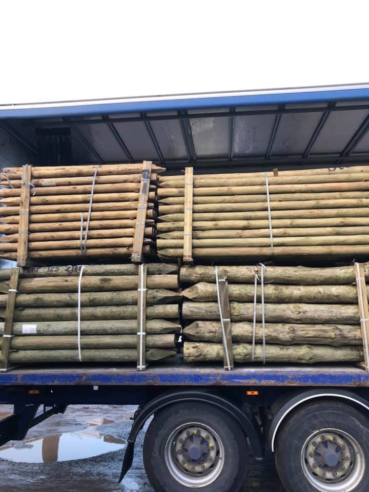 Golden Larch Fencing - Salisbury, Wiltshire SP2 7NP - 02380 814448 | ShowMeLocal.com