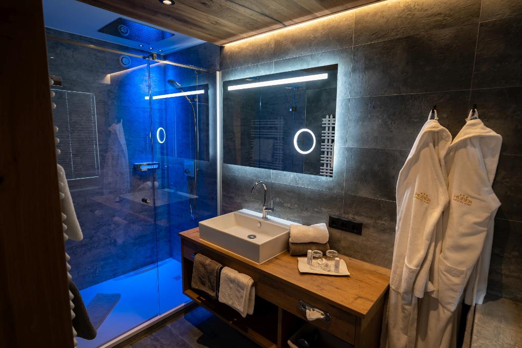 Hotel Huber & Hochland Maurach am Achensee, Ebener Straße in Maurach