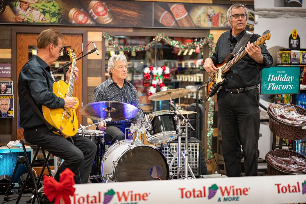 Total Wine &amp; More Logo