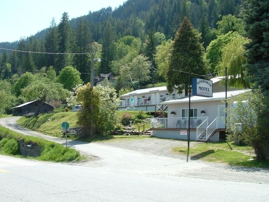 Ainsworth Motel
