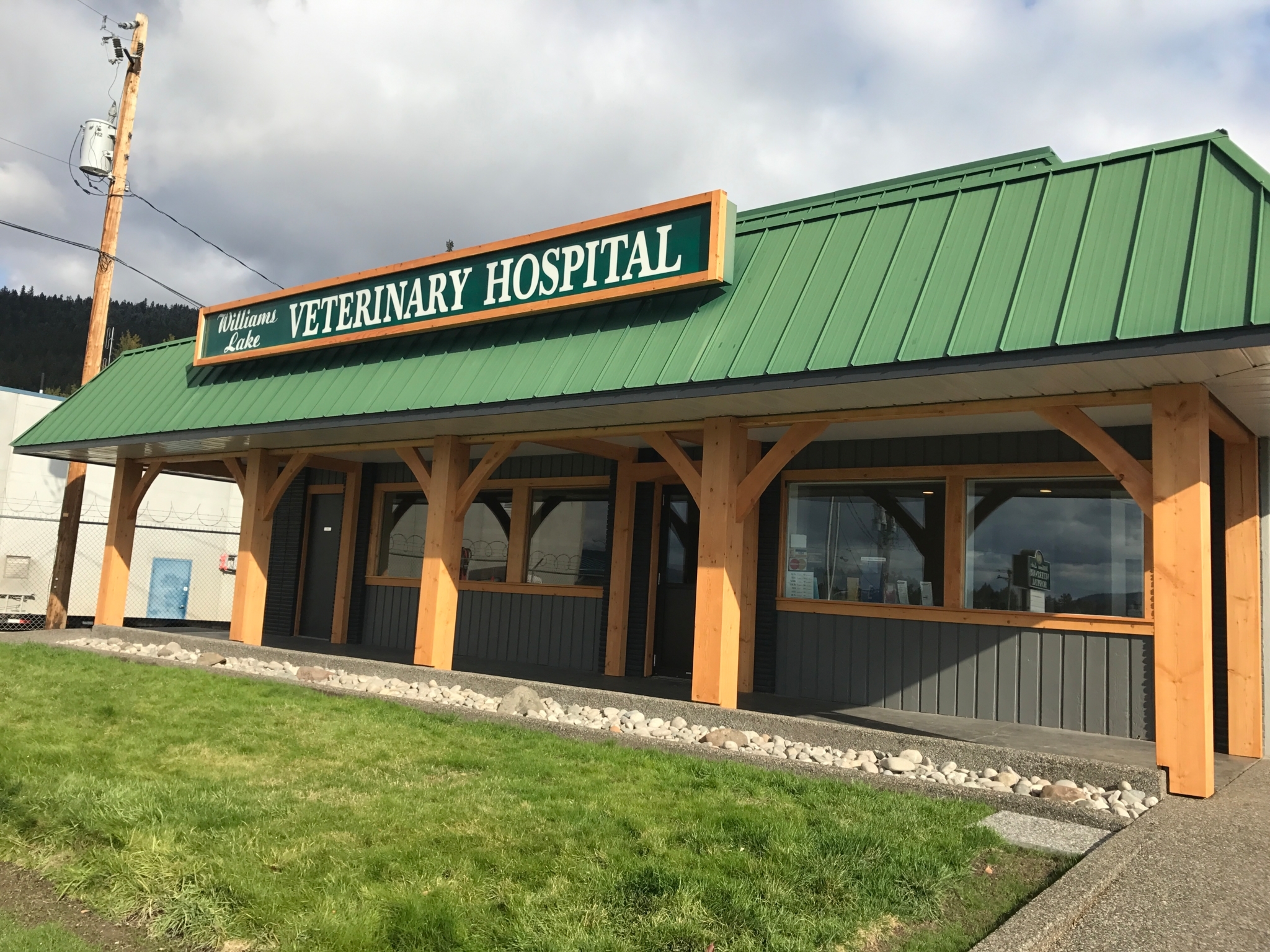 Williams Lake Veterinary Hospital - Williams Lake, BC V2G 2Y7 - (250)398-8253 | ShowMeLocal.com