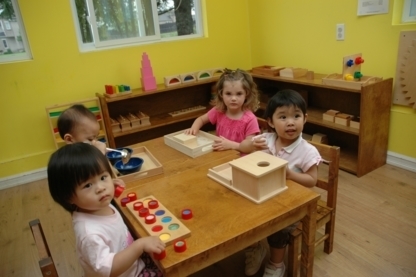 York Montessori School Richmond Hill (905)508-2000