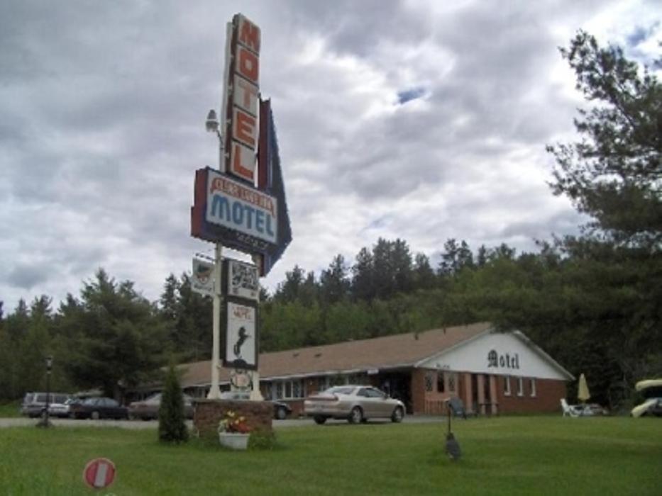 Clear Lake Inn