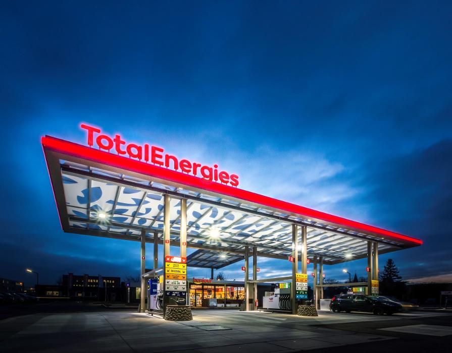 TotalEnergies Tankstelle, Düsseldorfer Straße in Duisburg