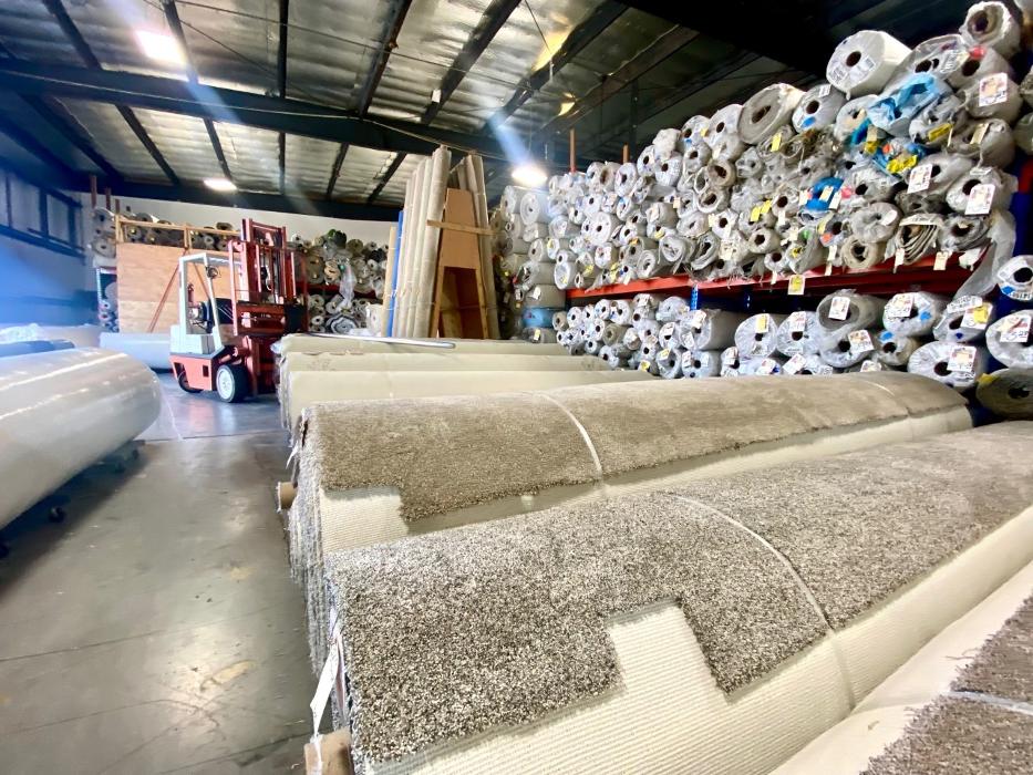 Off Price Carpet &amp; Flooring Logo