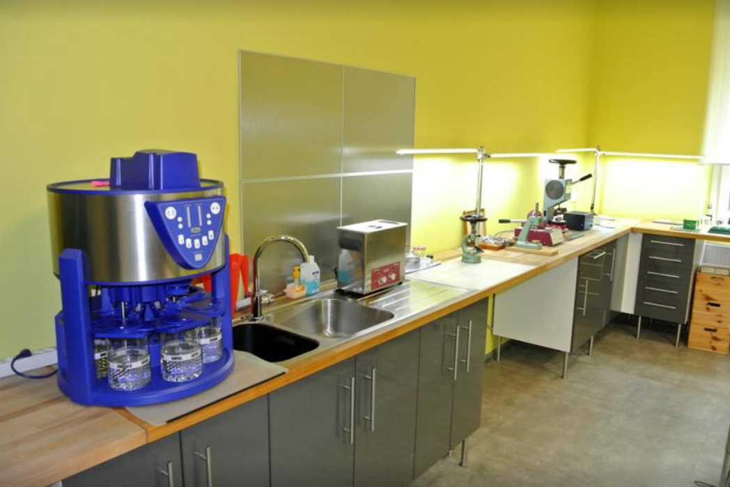 Uhrenmacher Zeitwerkstatt Susanna Grasser München, Westendstraße in München