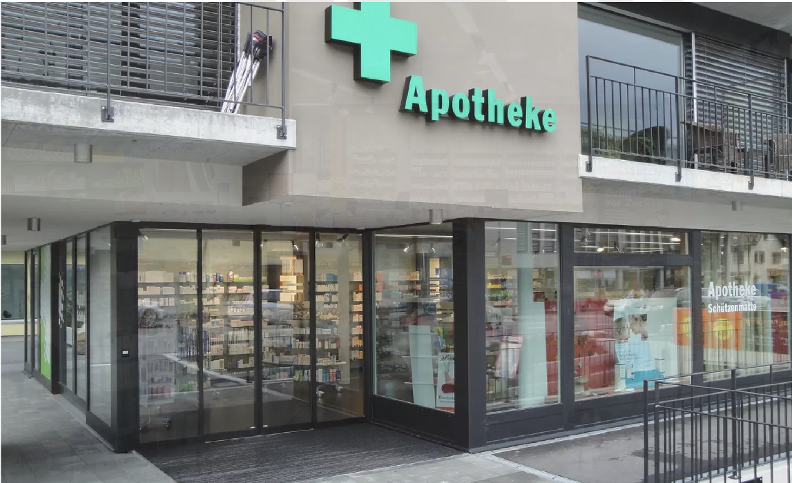 Apotheke Schützenmatte, Dorfstrasse in Belp