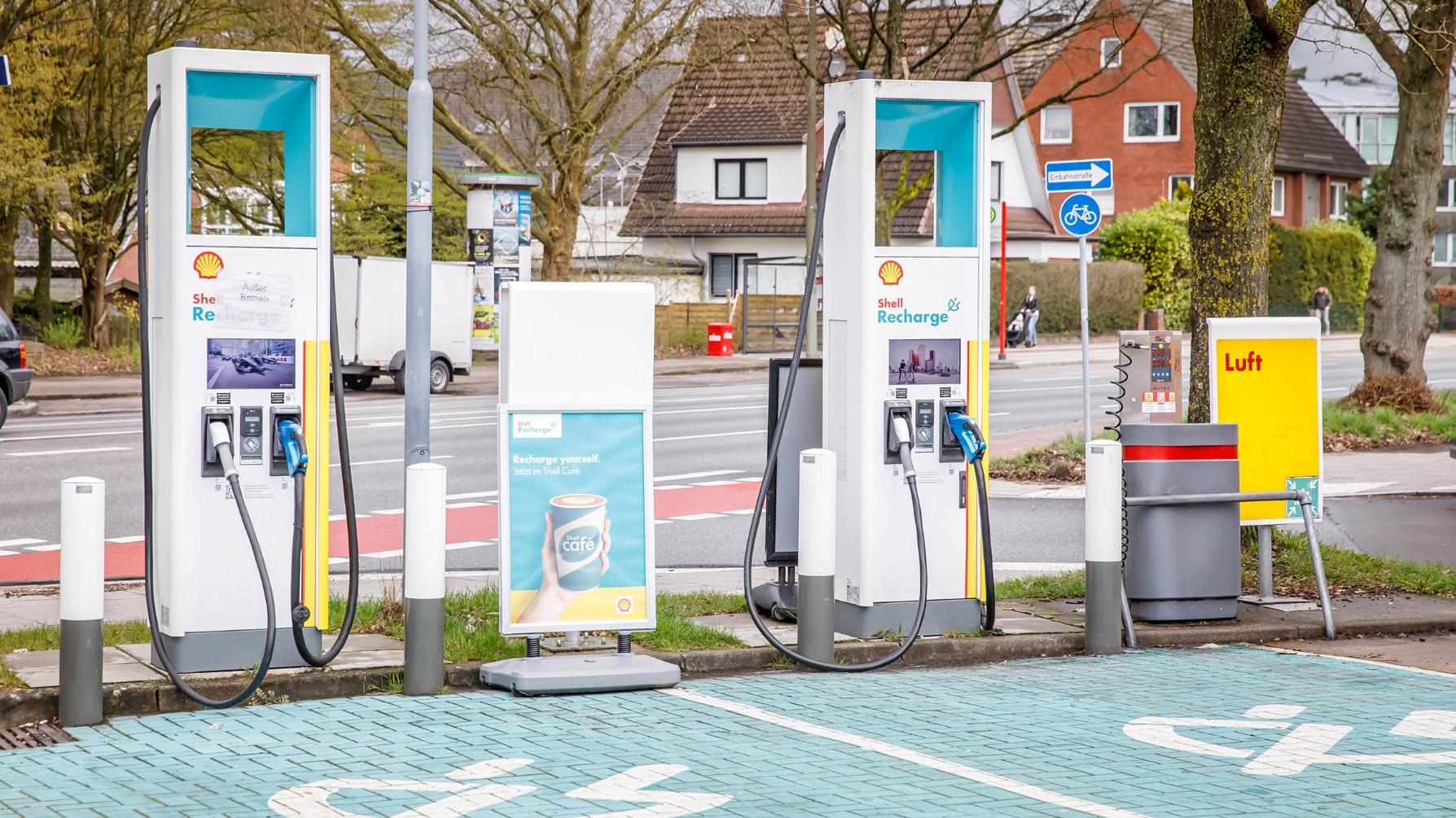Shell Recharge Charging Station, Bramfelder Chaussee in Hamburg